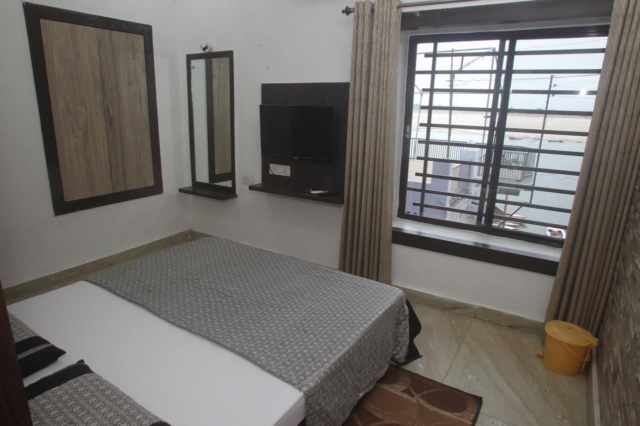 Alakhnanda Guest House バラナシ エクステリア 写真