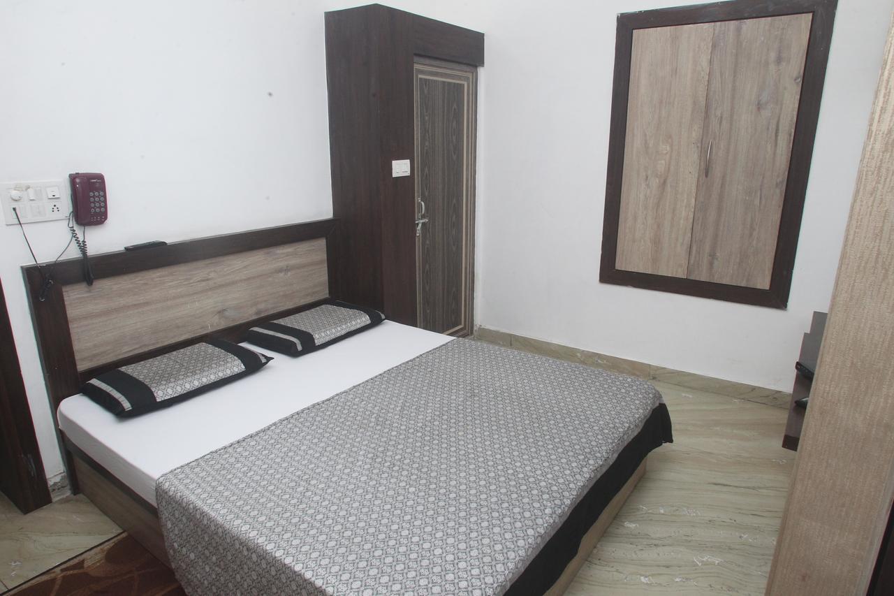 Alakhnanda Guest House バラナシ エクステリア 写真
