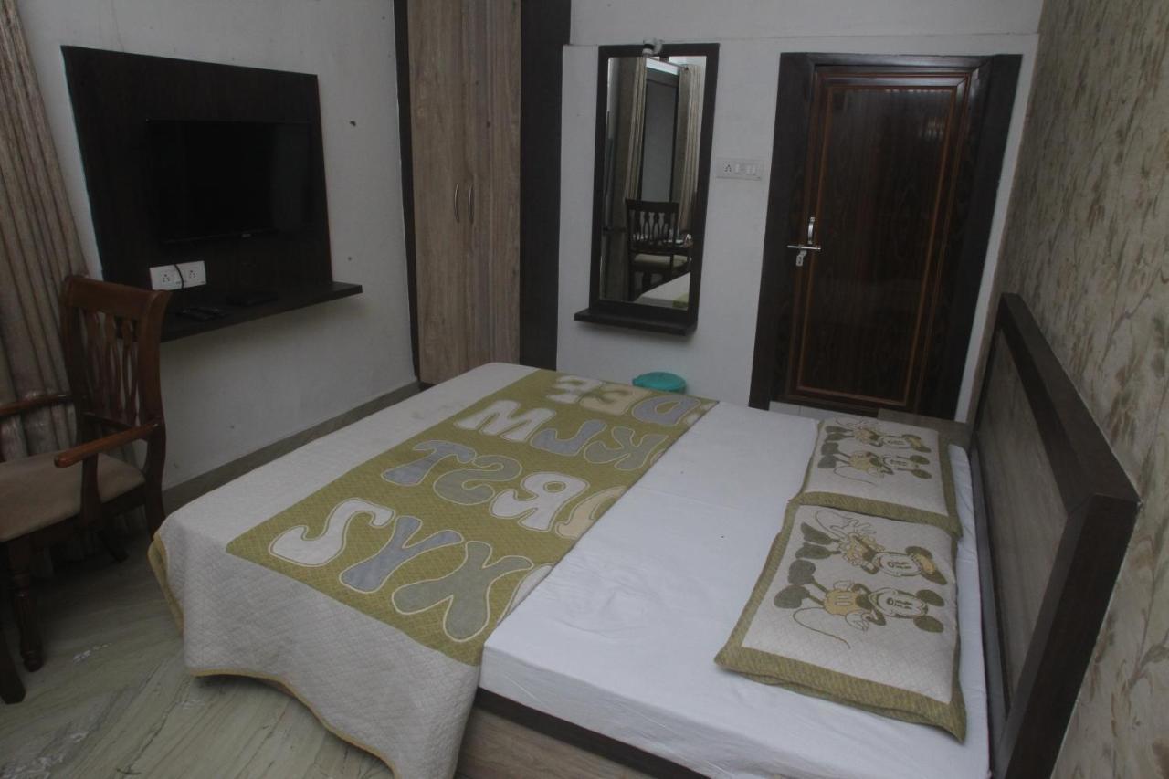 Alakhnanda Guest House バラナシ エクステリア 写真
