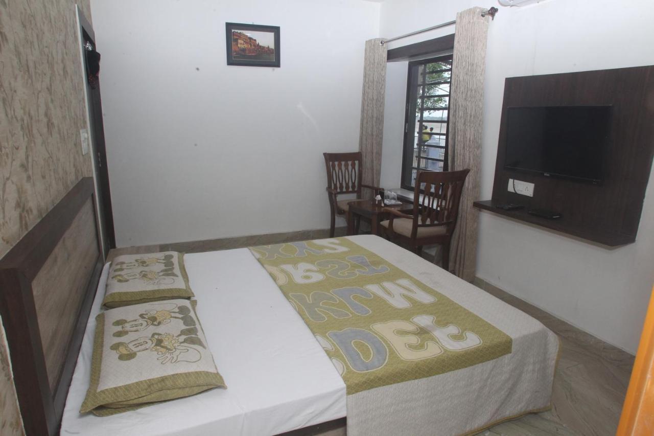 Alakhnanda Guest House バラナシ エクステリア 写真