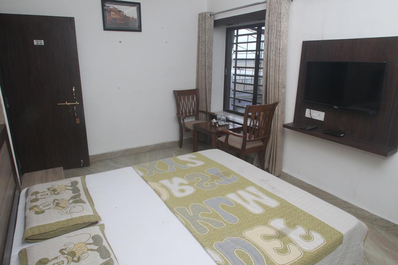 Alakhnanda Guest House バラナシ エクステリア 写真