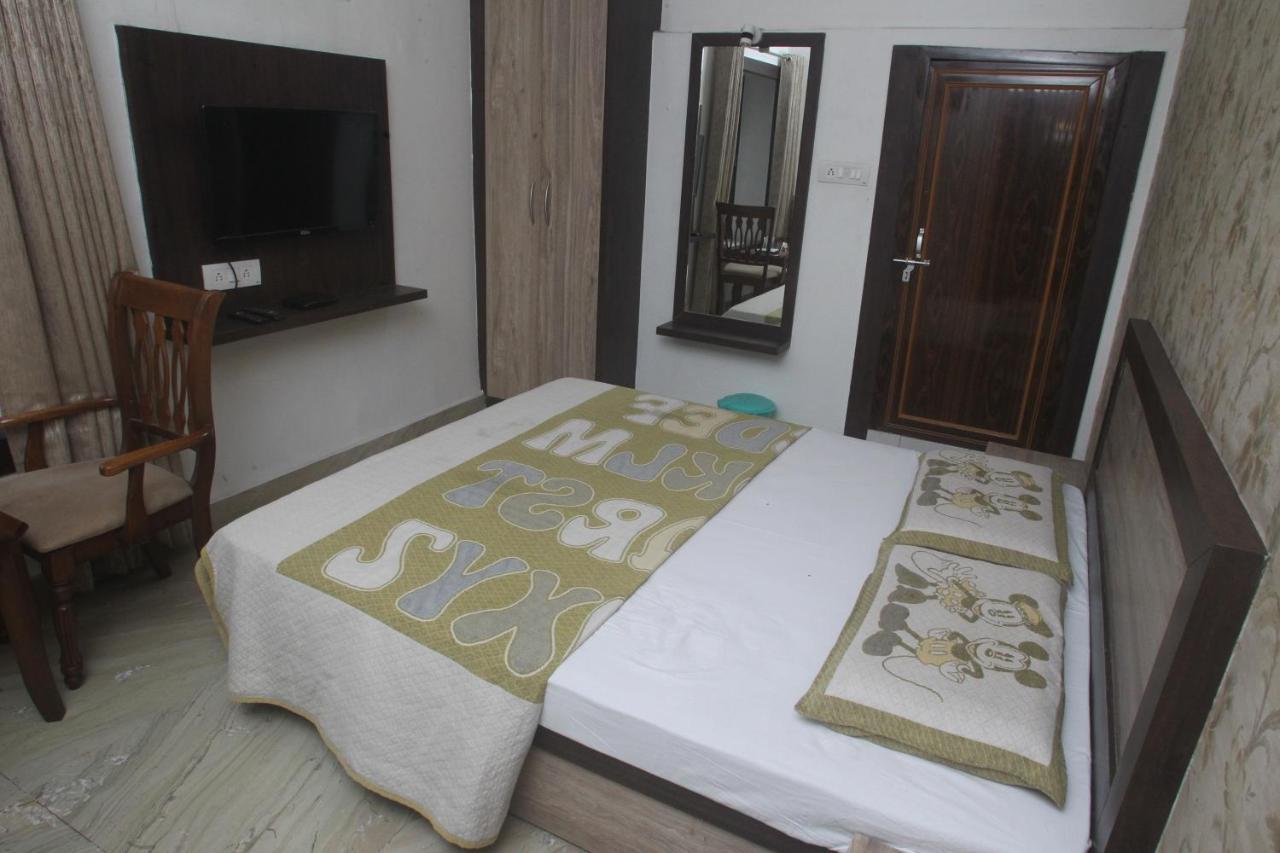 Alakhnanda Guest House バラナシ エクステリア 写真