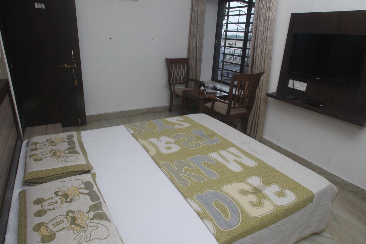 Alakhnanda Guest House バラナシ エクステリア 写真